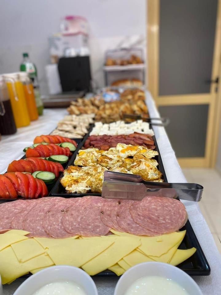 Hotel Adriatik Shëngjin Екстериор снимка