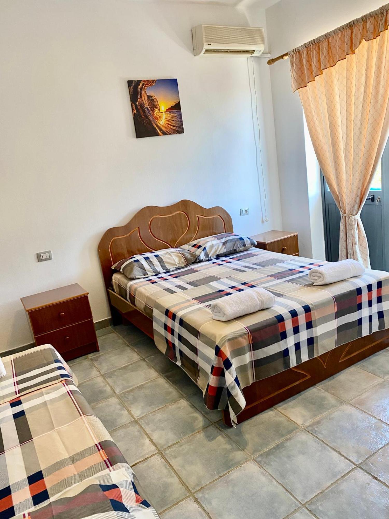 Hotel Adriatik Shëngjin Екстериор снимка