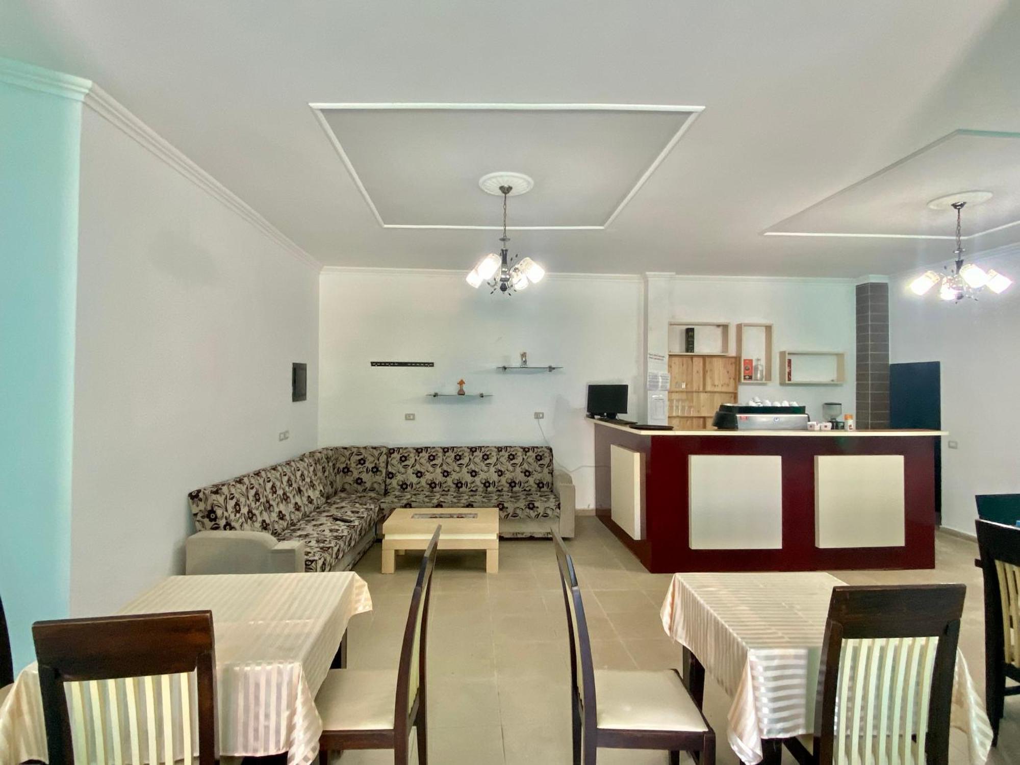 Hotel Adriatik Shëngjin Екстериор снимка