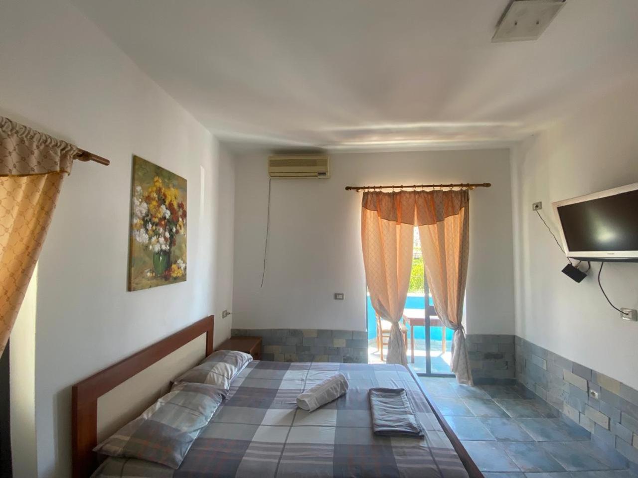 Hotel Adriatik Shëngjin Екстериор снимка